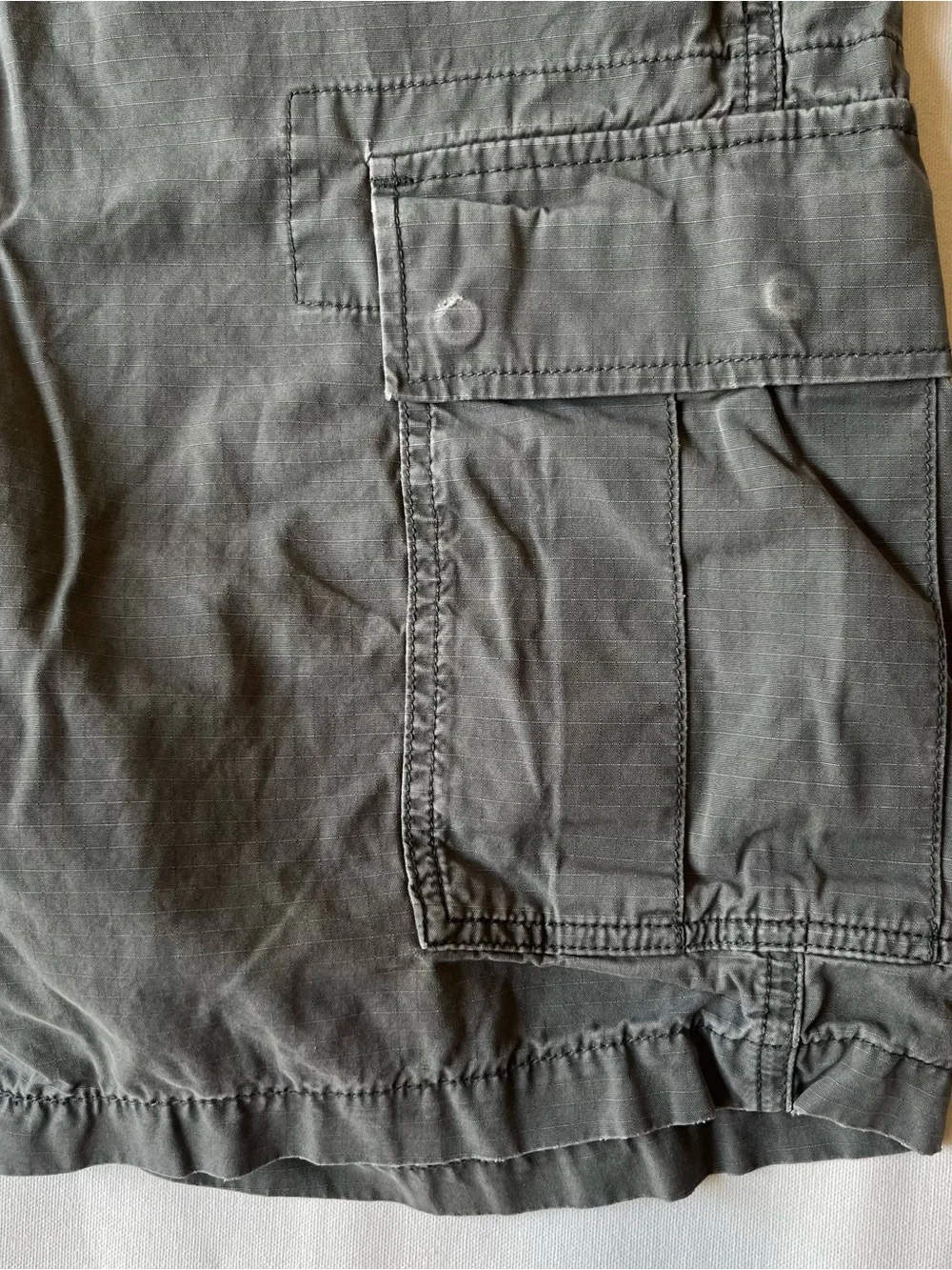 Levis Shorts Mens 34 Gray Cotton Cargo Utility Casual Distressed Skater Street